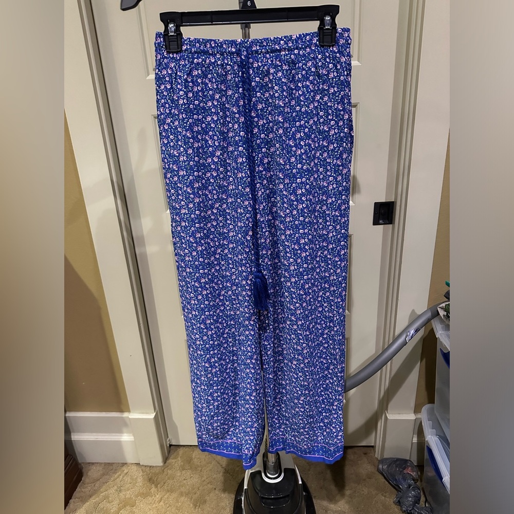 Chelsea & Violet Floral Print Pants Blue w/pockets XS. EUC worn once.